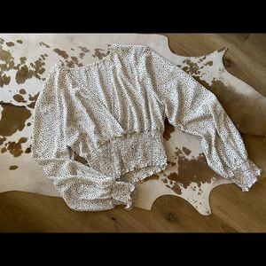 Cute long sleeve crop top!
